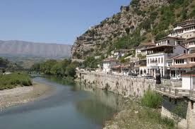 Lumi Osum në Berat tërësisht i ndotur, Bashkia asnjë reagim